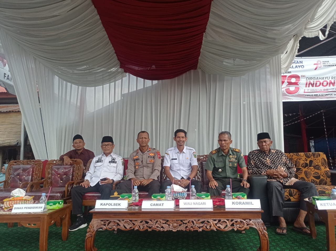 Sekcam Hadiri Nagari Pawai Alegoris Salayo Meriahkan HUT-RI Ke 78 
