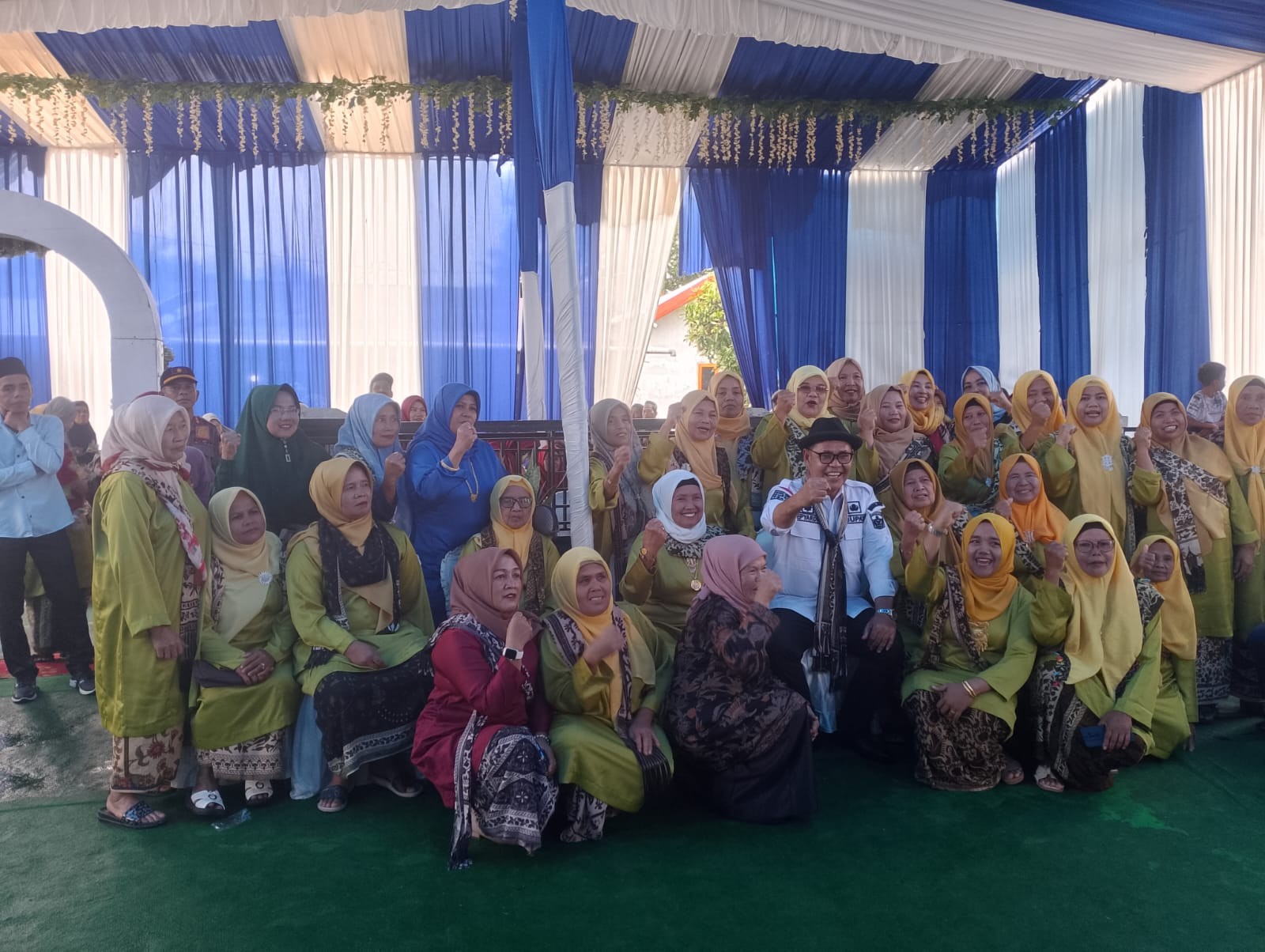 Bupati Solok  Temu Ramah Bersama Masyarakat Nagari Koto Hilalang. 