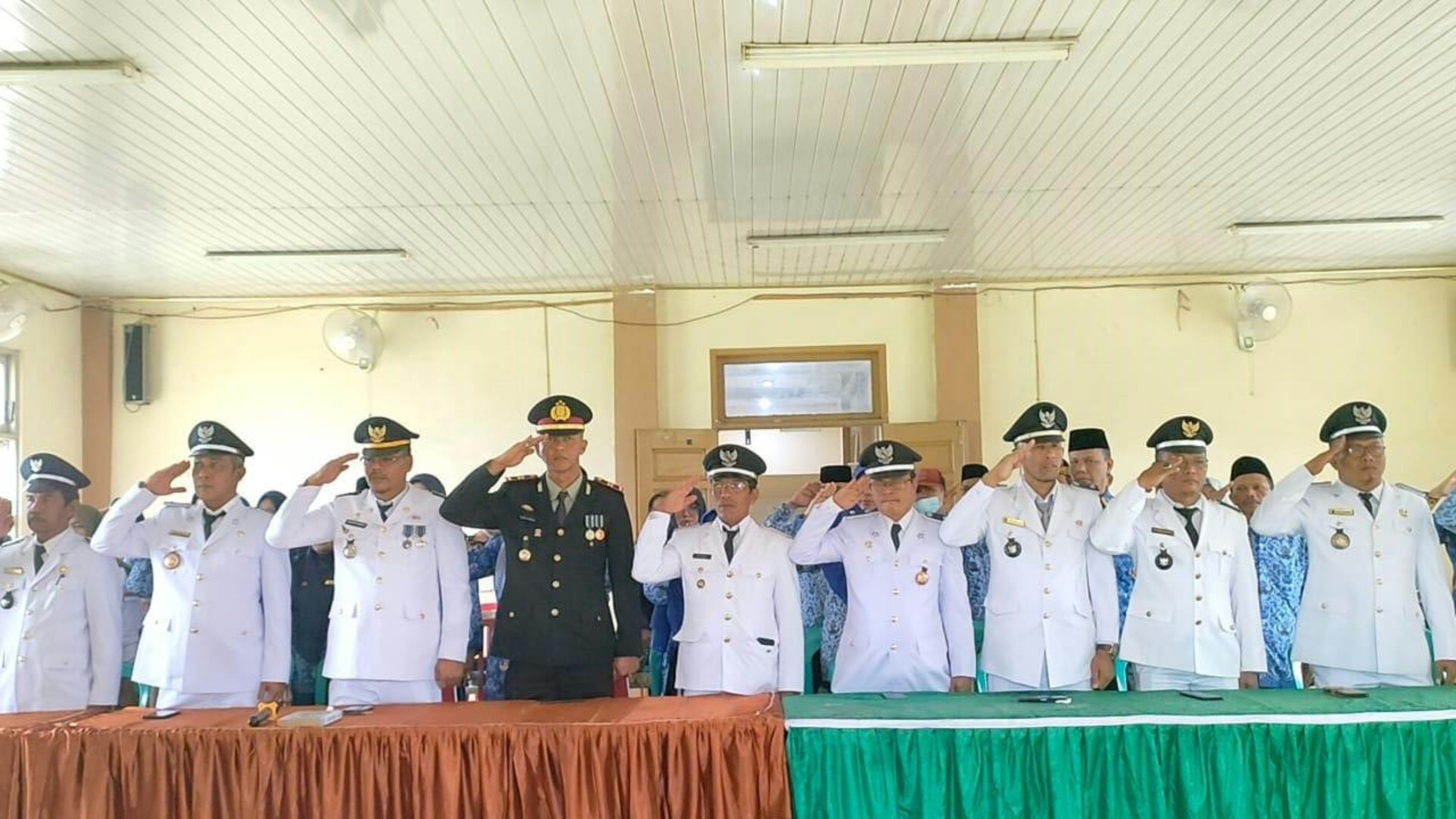 PEMERINTAH KECAMATAN KUBUNG IKUTI UPACARA DARING