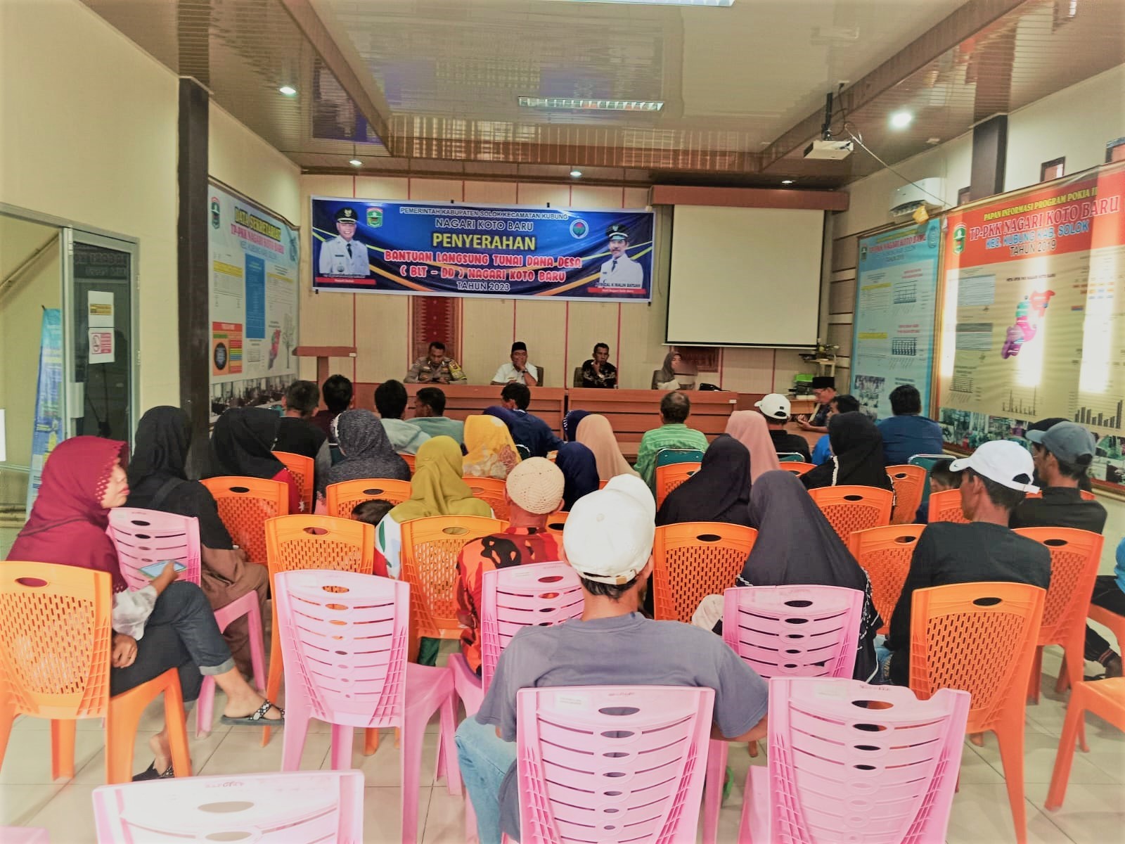 KASI TRANTIB DAN PB HADIRI PENYALURAN BLT DD NAGARI KOTO BARU